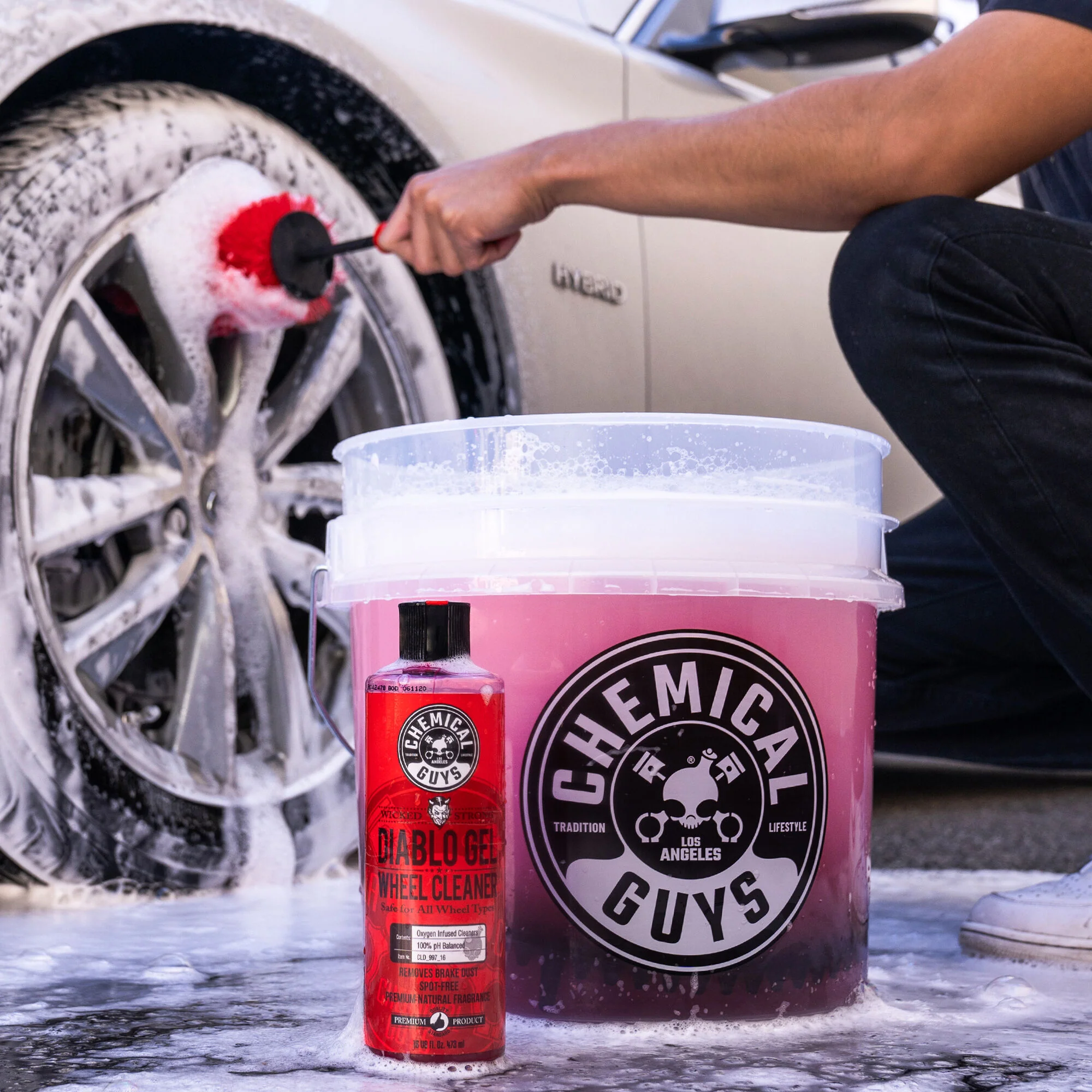 Heavy Duty Ultra Clear Detailing Bucket, 4.25 Gal 4 Heavy Duty Ultra Clear Detailing Bucket, 4.25 Gal